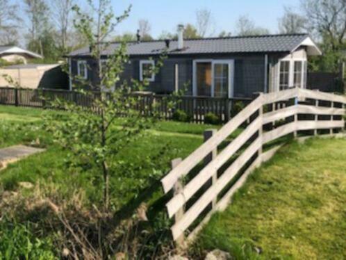 Waterchalet Number 6 Recreationpark Yn'E Lijte Grou Met Ligplaats Boot Villa Eksteriør bilde